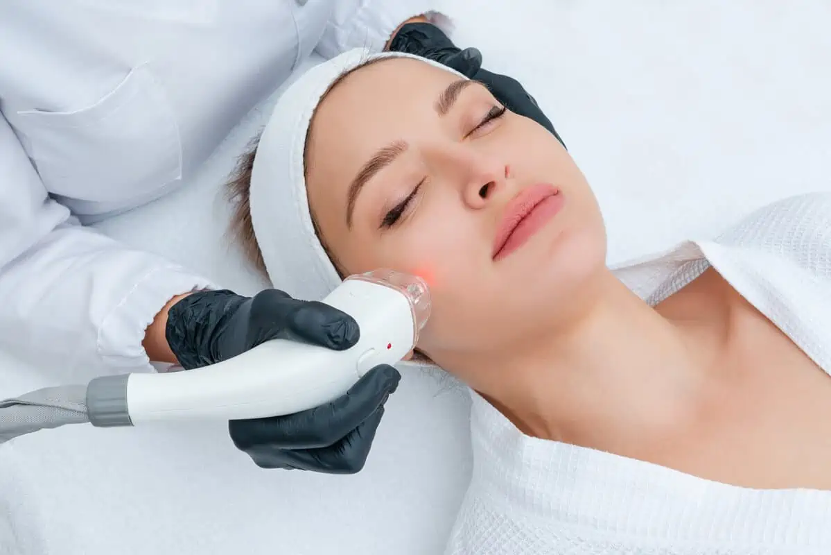 What Are the Benefits of a CoolPeel Flawless Medicine